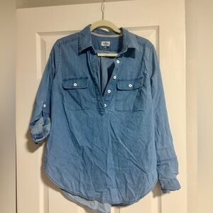 Light Blue Women’s Ridgecut brand Button-Placket Chambray Shirt Medium
